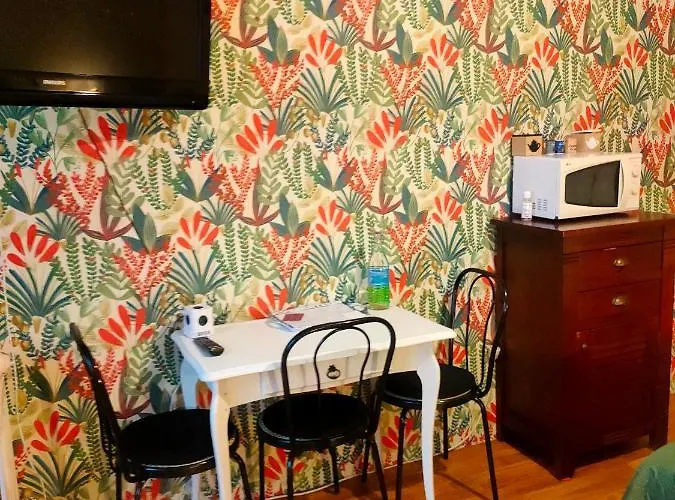 Cite De Caractere Medieval 民宿